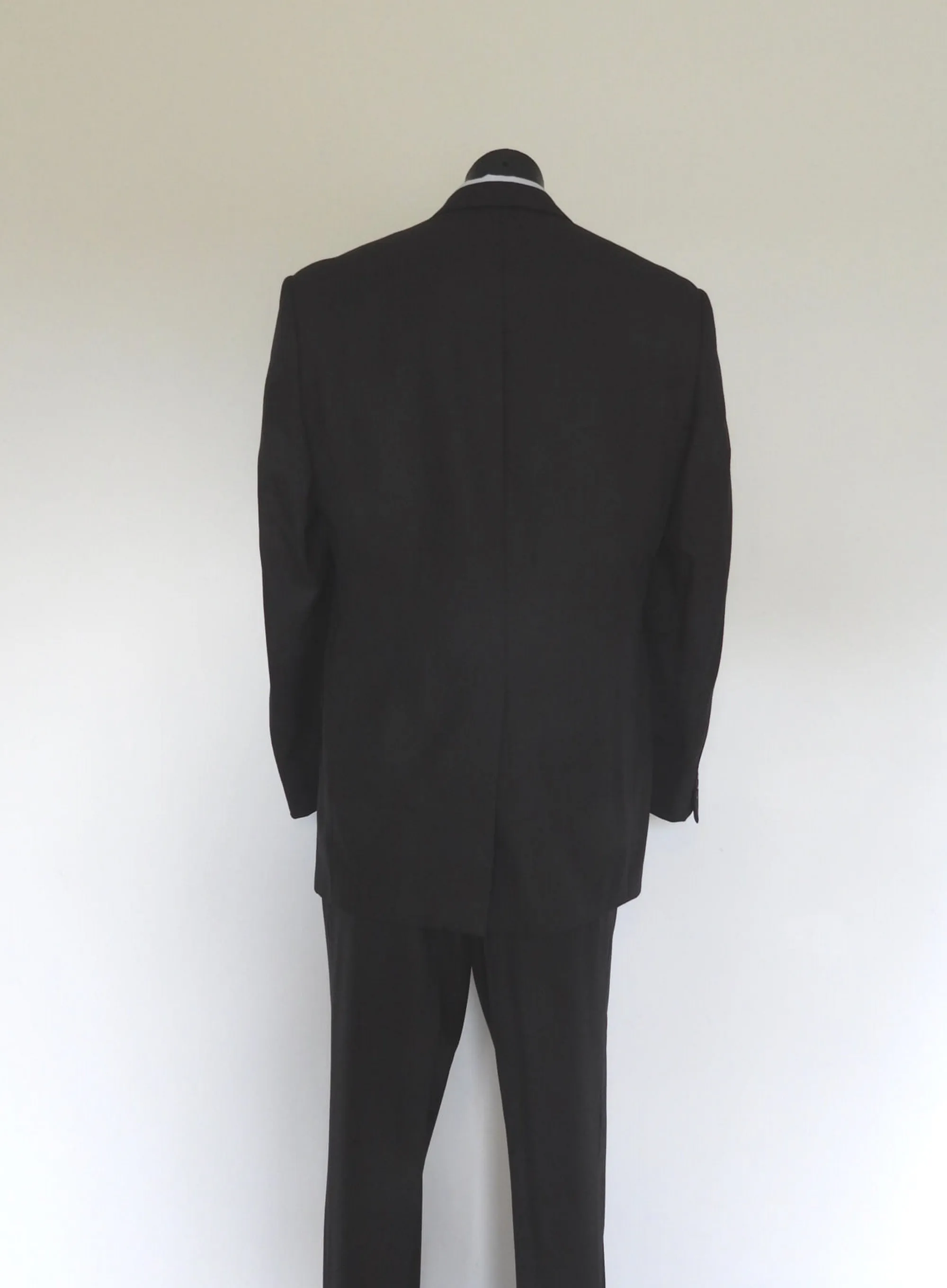 Charcoal Grey Wool Suit by Aquascutum - Size 42R