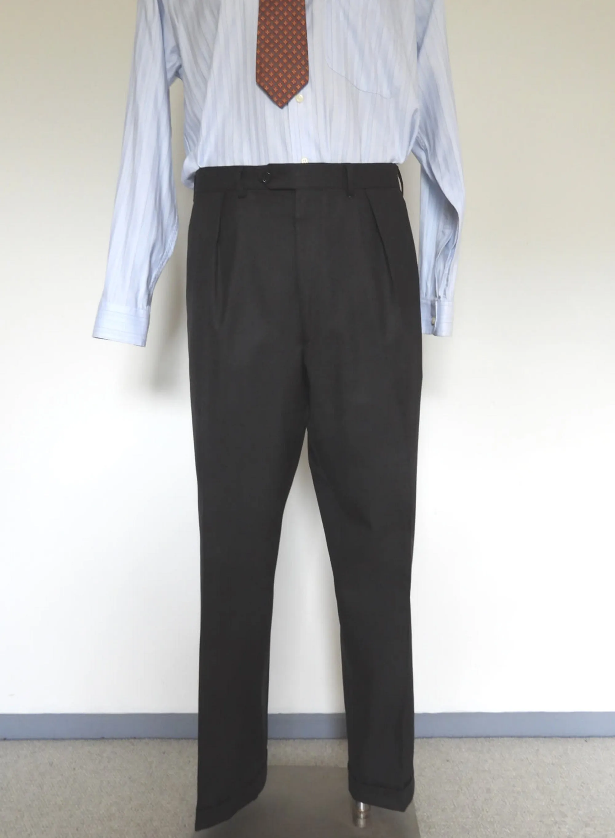 Charcoal Grey Wool Suit by Aquascutum - Size 42R