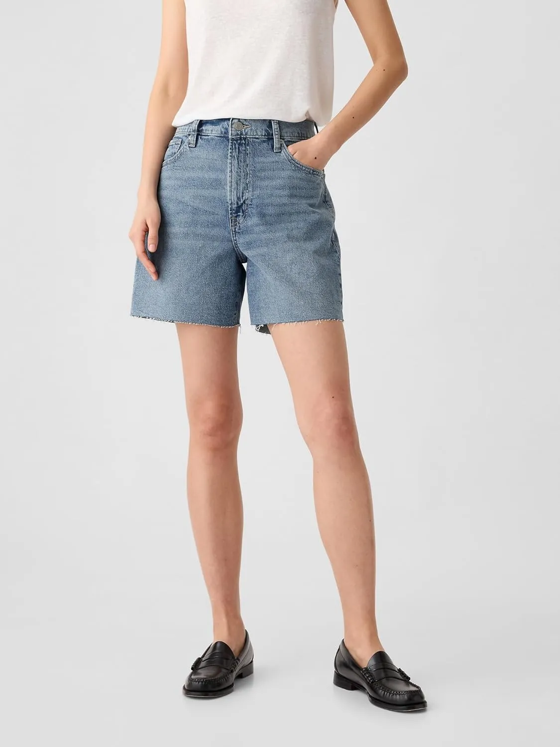GAP Women's Vintage Midi Short