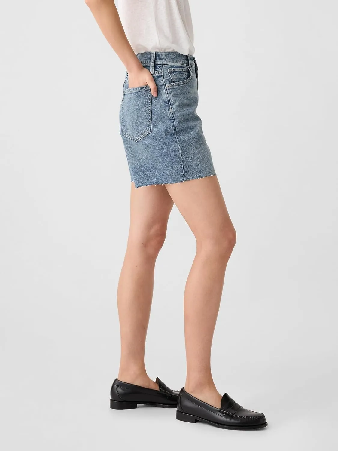 GAP Women's Vintage Midi Short
