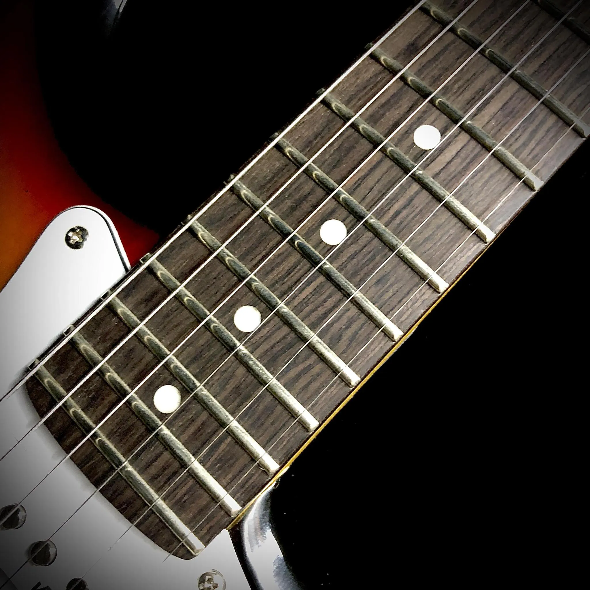 Vintage® V6SSB 'Sunset Sunburst' Chrome Hardware