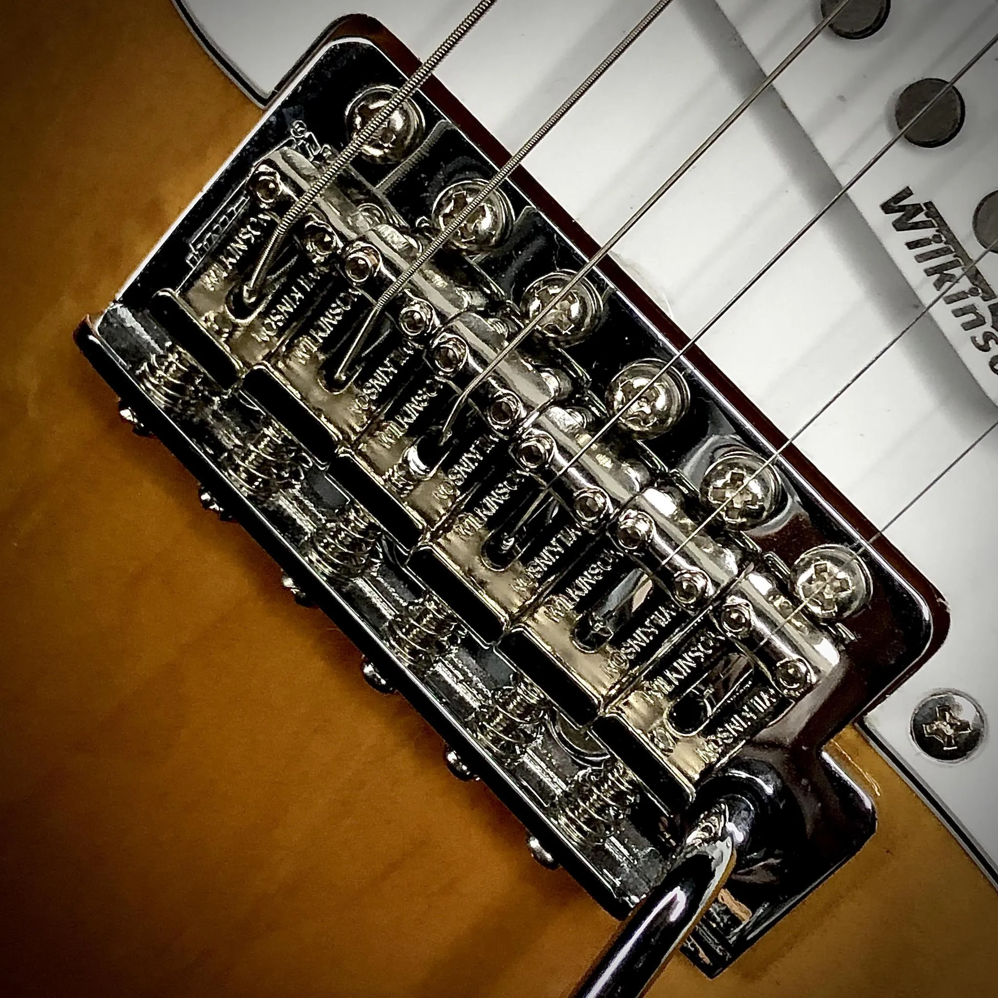 Vintage® V6SSB 'Sunset Sunburst' Chrome Hardware