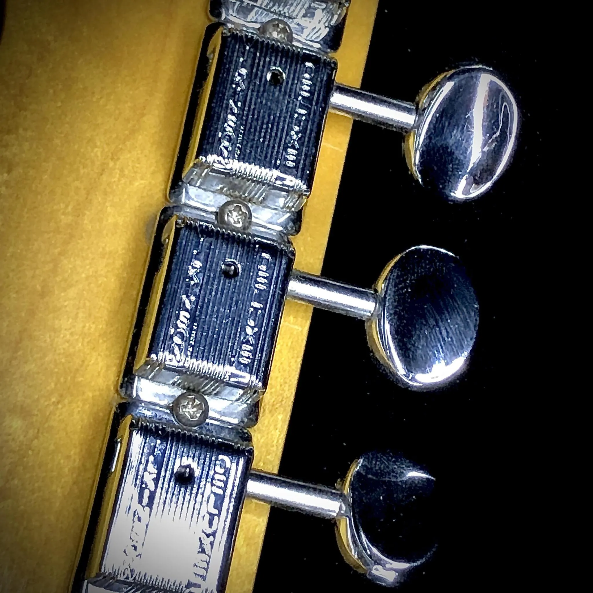 Vintage® V6SSB 'Sunset Sunburst' Chrome Hardware